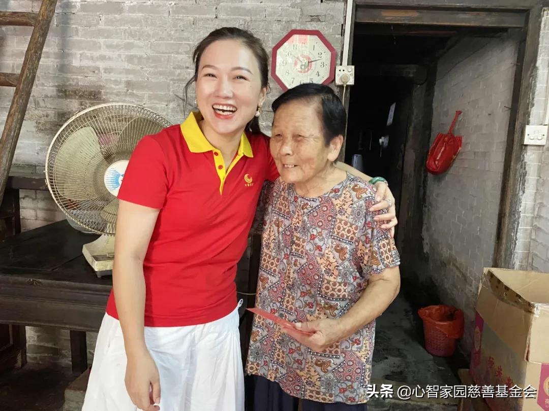 关爱孤寡老人活动美篇,关爱老人活动简报