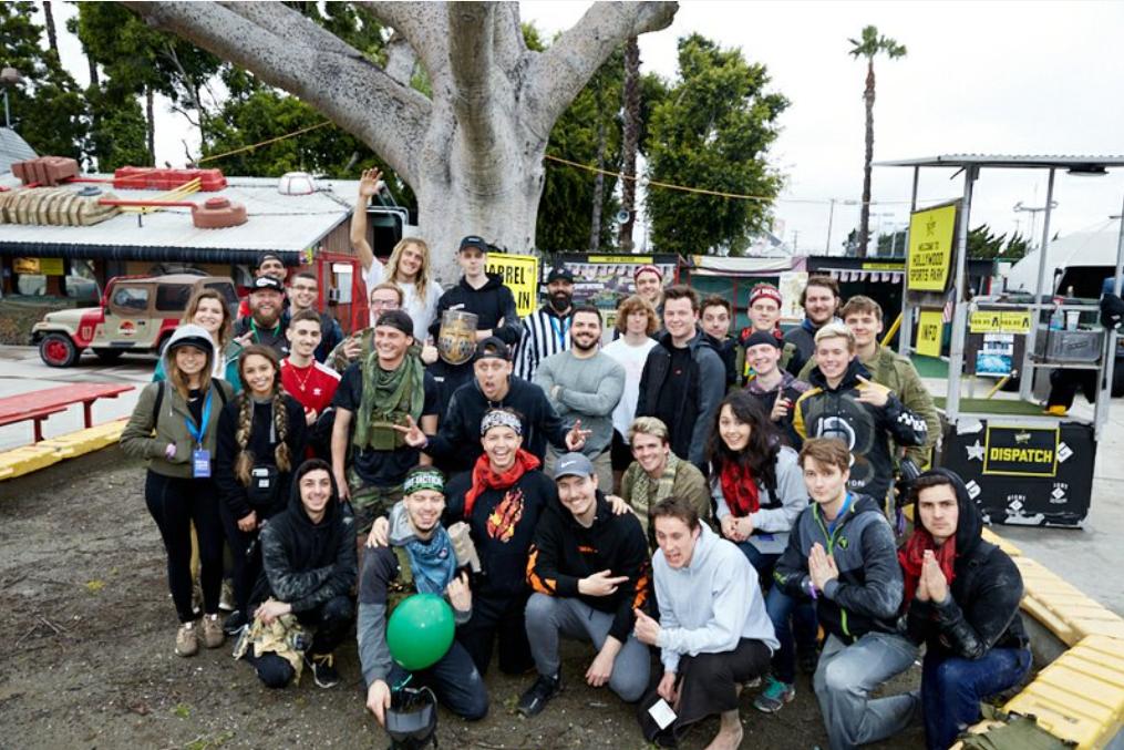 神奇小童一年收入多少,神奇小视频赚钱