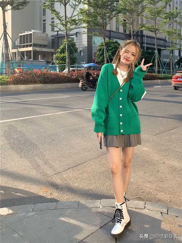 矮个女生穿什么腿显长,个矮的女生不适合穿什么颜色