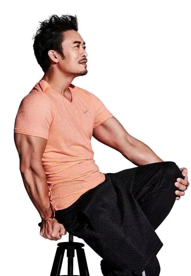 樊少皇和李小龙身材对比,李小龙樊少皇合集