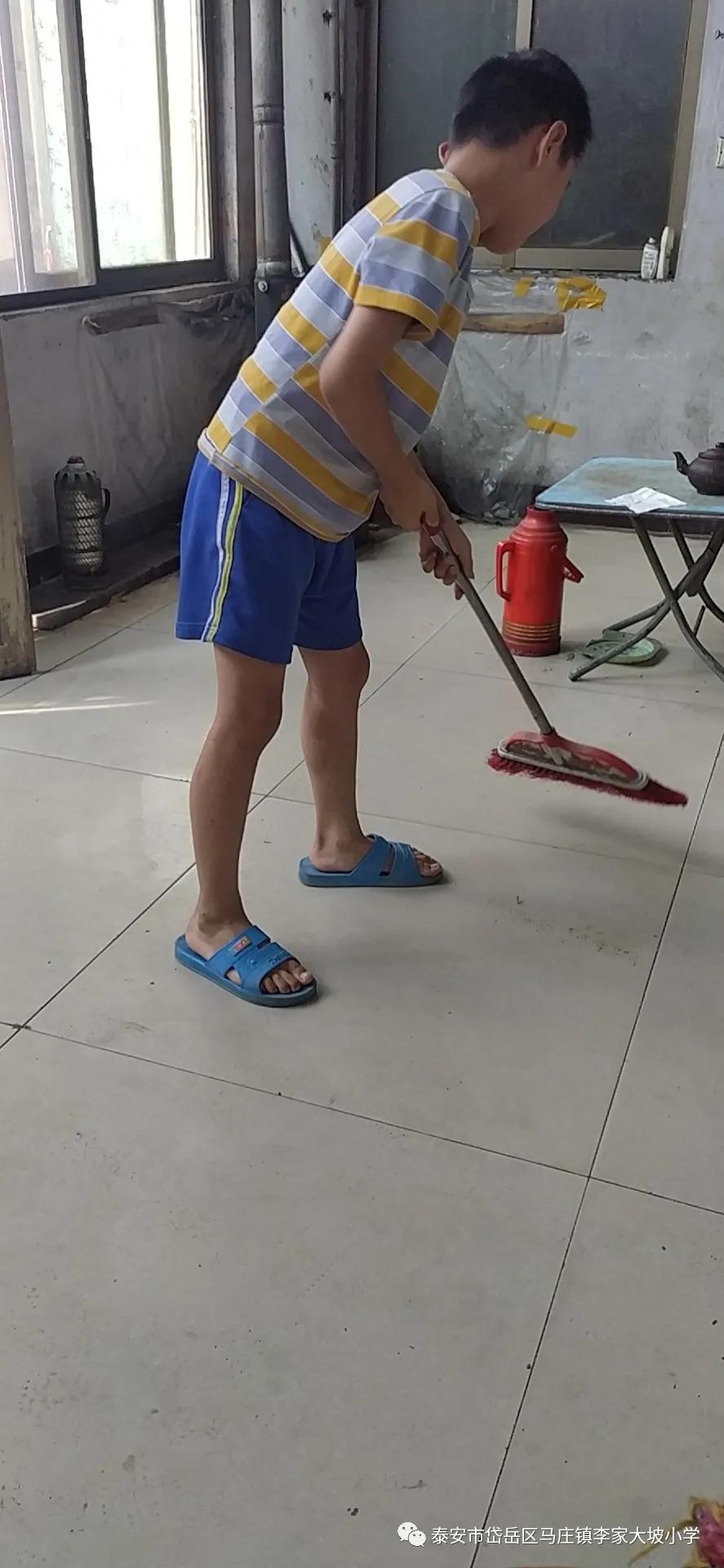 足球跳绳强筋骨--马庄镇李家大坡小学暑假育人活动纪实