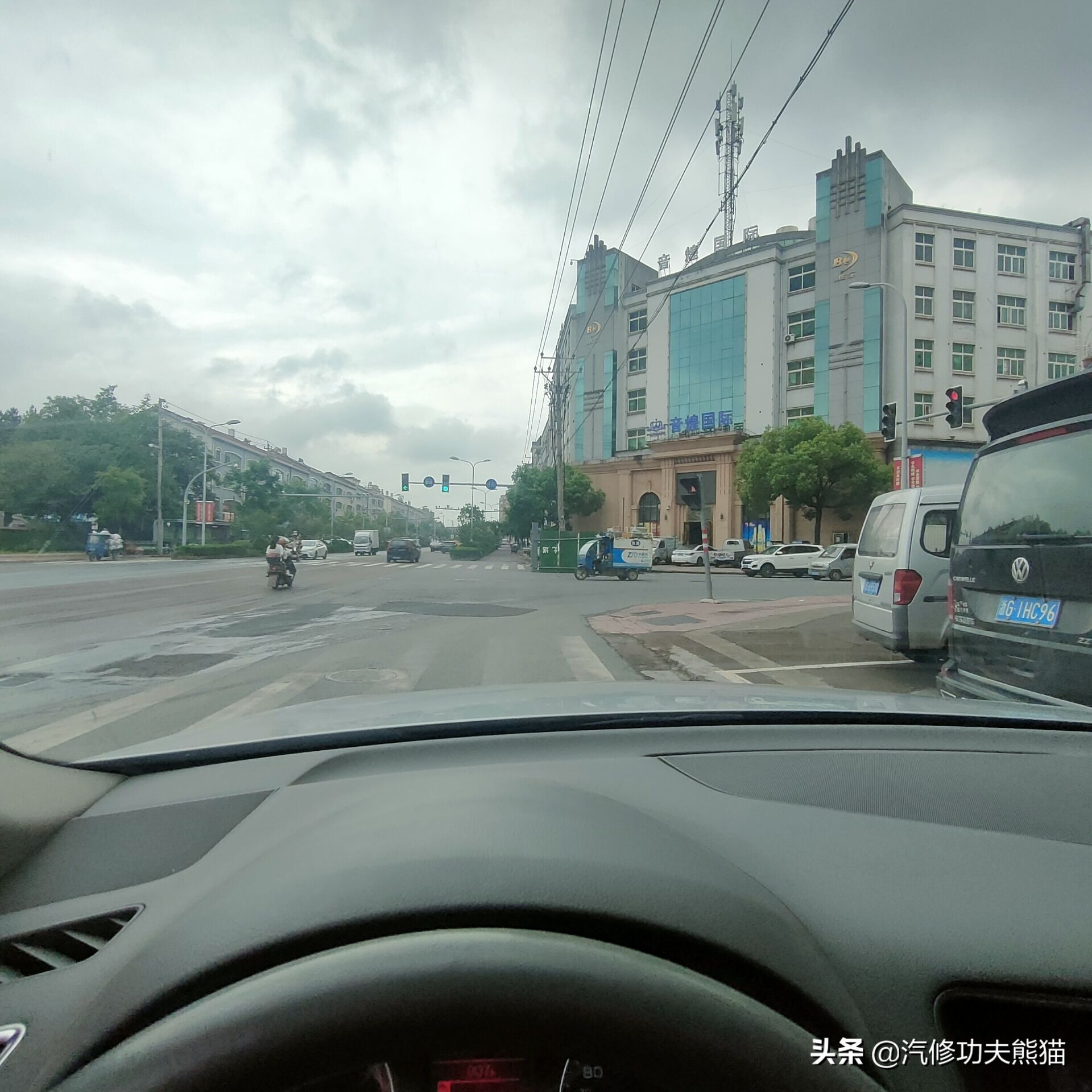 奥迪q5烧机油值不值得买,2015款奥迪q5舒适型烧机油