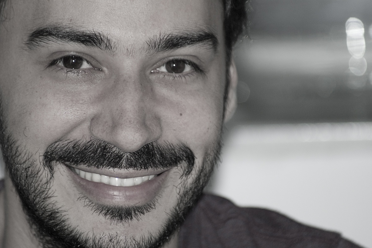 【BL电影】《爱,简单》简单的爱,只是一个眼神