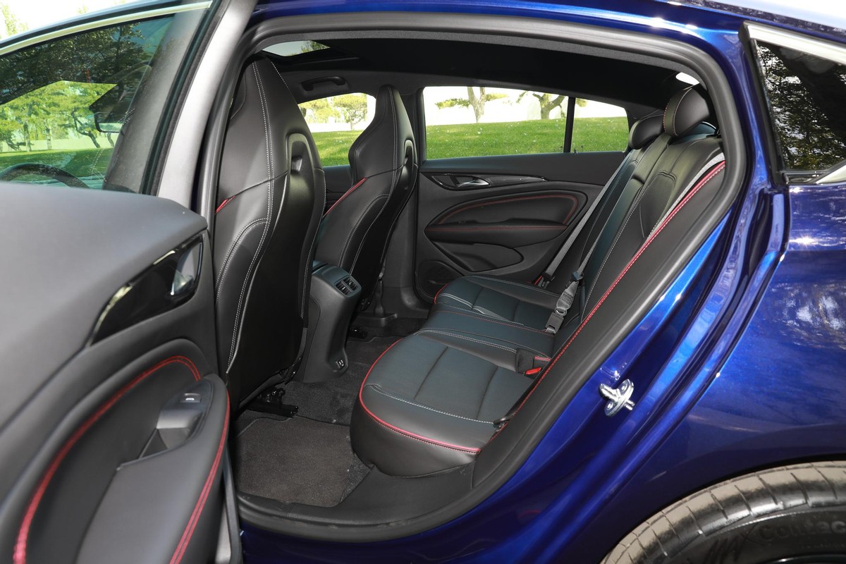 都说美系车油耗高,都说2021款君威油耗高能买吗