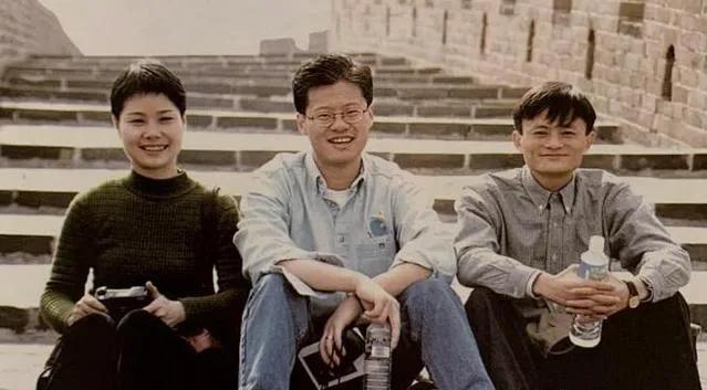 马云减持阿里股份回应,马云当年为什么要坚持要支付宝