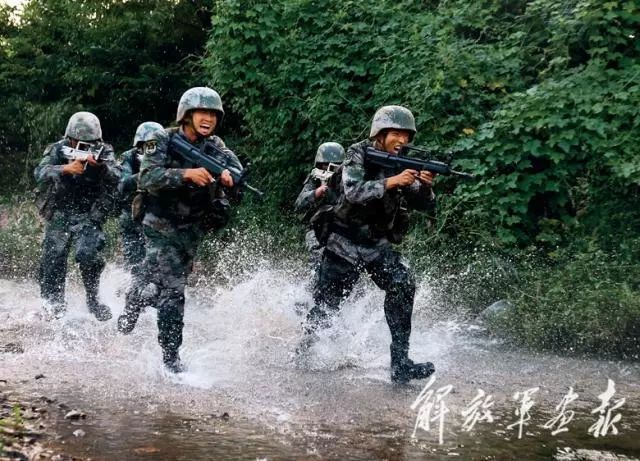 天津这位大学生：远赴四川重走长征路，入伍陆军第79集团军，获多项重要表彰！