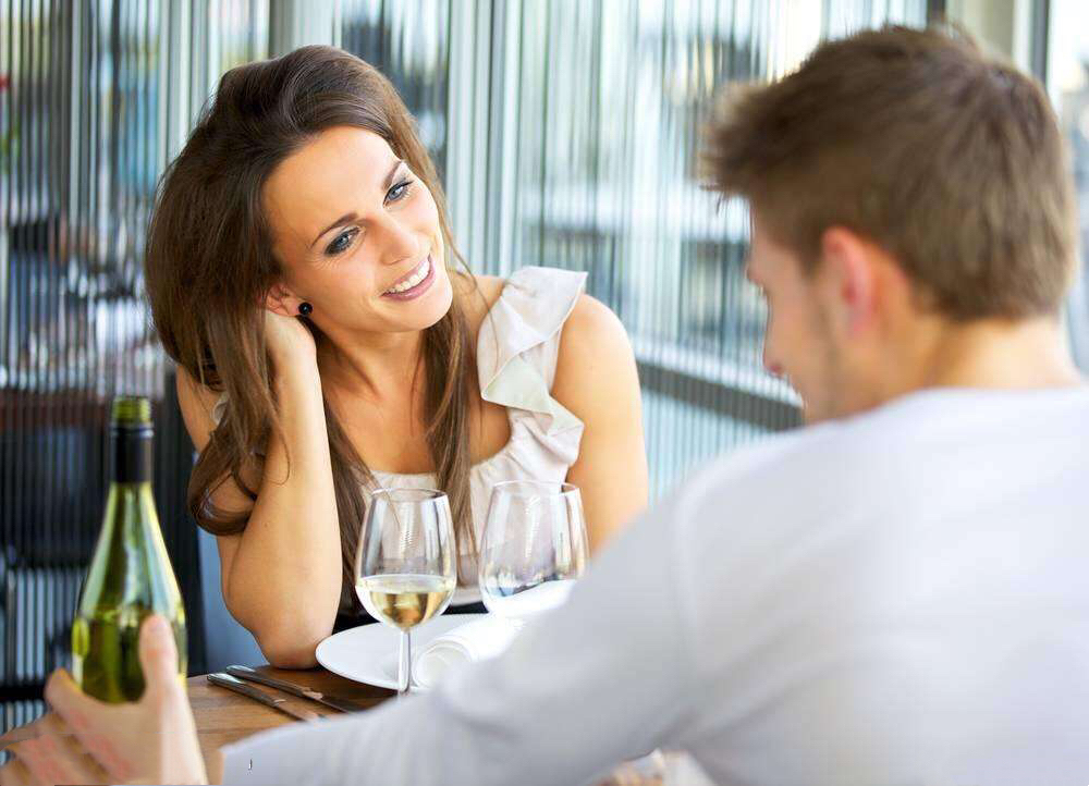 第一次约会后如何拉近关系,约会看电影怎么升级关系