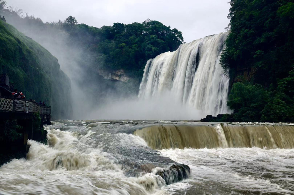 奇观天下｜丰水期的黄果树瀑布令人震撼