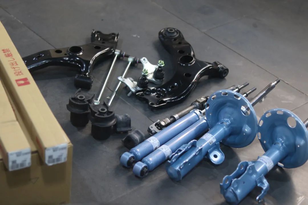 丰田埃尔法底盘全面升级,丰田埃尔法改装的巅峰之作