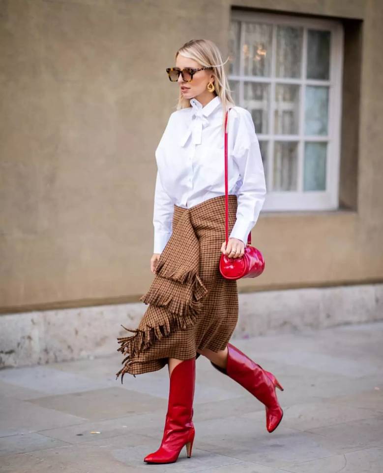 靴子今年最流行的穿搭冬,今年流行什么样的靴子百搭又洋气