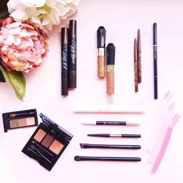 化妆的正确步骤顺序不卡粉不脱妆,新手化妆的正确化妆顺序视频