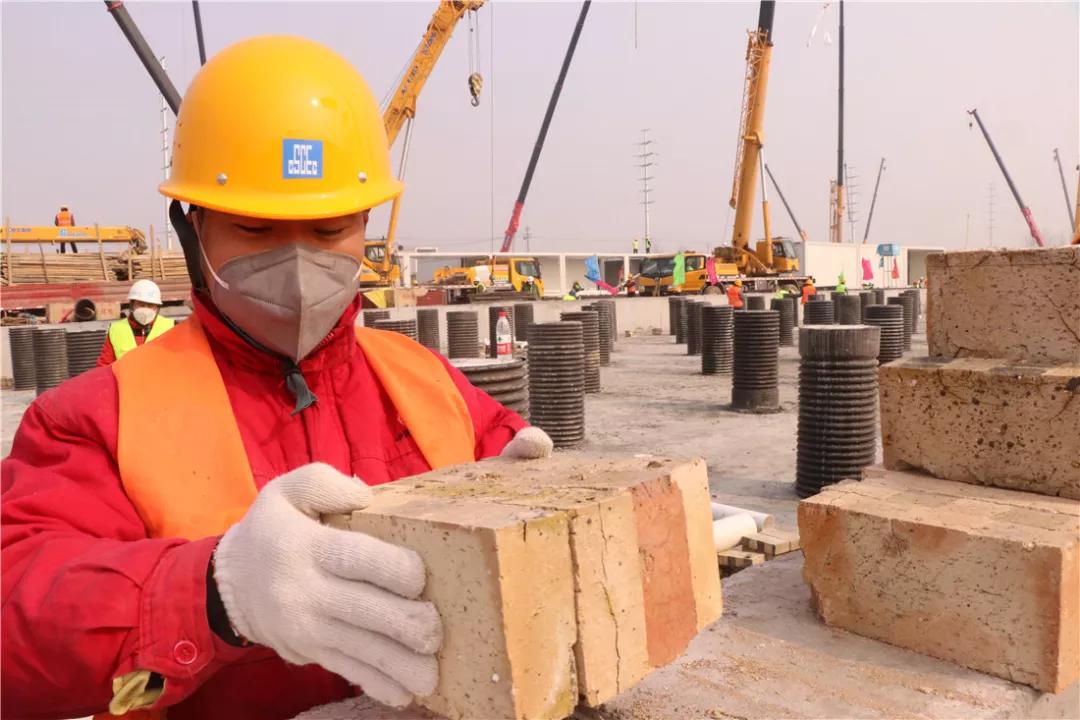 中建三局西安市公共卫生中心项目,西安市公共卫生中心项目施工现场
