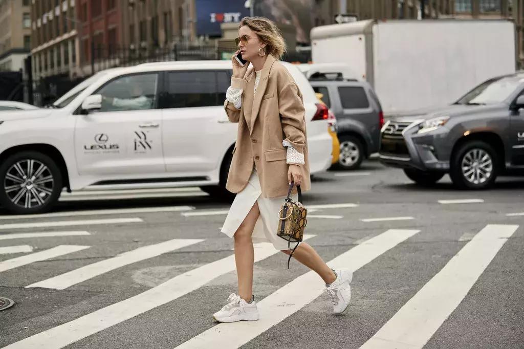 天气回暖怎么穿,天冷运动鞋怎么穿搭