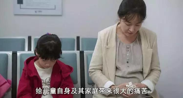 高铁上,父亲乱摸女儿:性盲比文盲更可怕