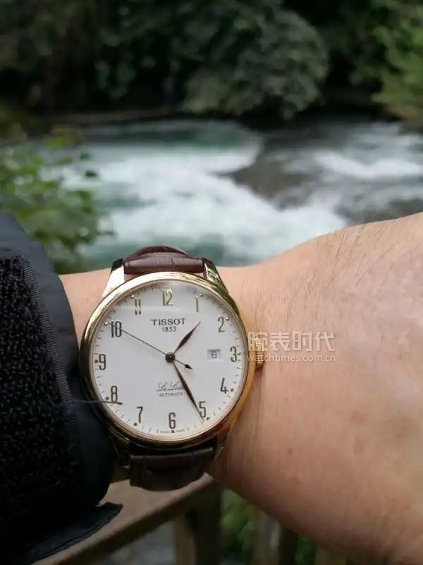 网友晒自己微信好友数量,网友晒1300手表