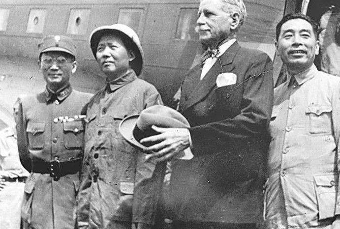 毛*东泽**称赞他“专做好事,做了许多好事”并采纳了他的好多建议