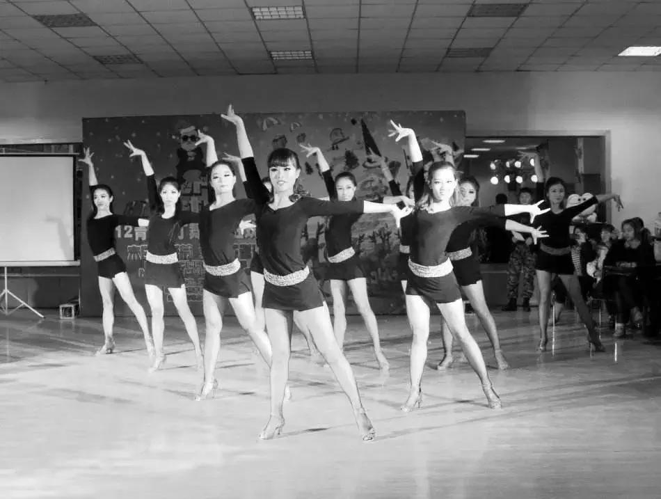 集颜值与实力并存的舞蹈老师,舞蹈中的魔鬼老师