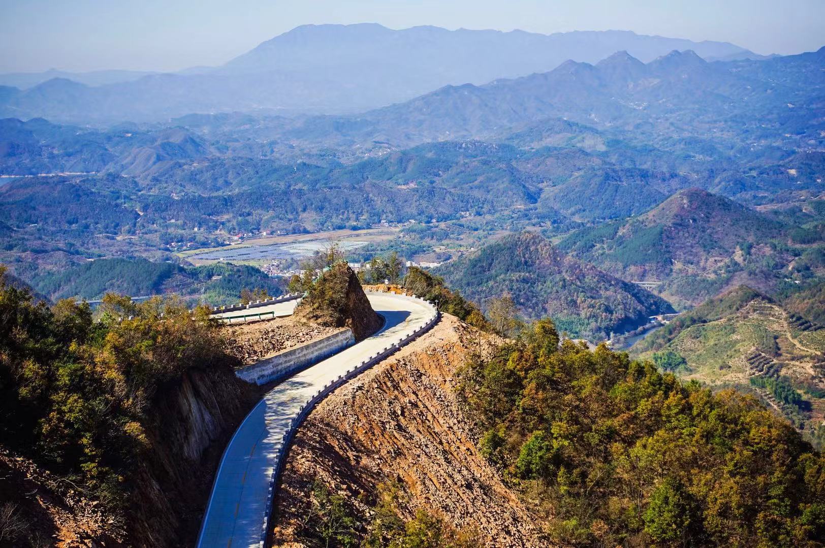 大别山天路值得去吗,自驾一条神奇的天路
