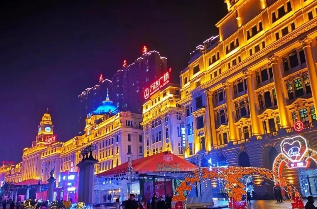 谁最帅气谁最氧气？谁江景最靓谁屋顶最美？万达广场，美好给你