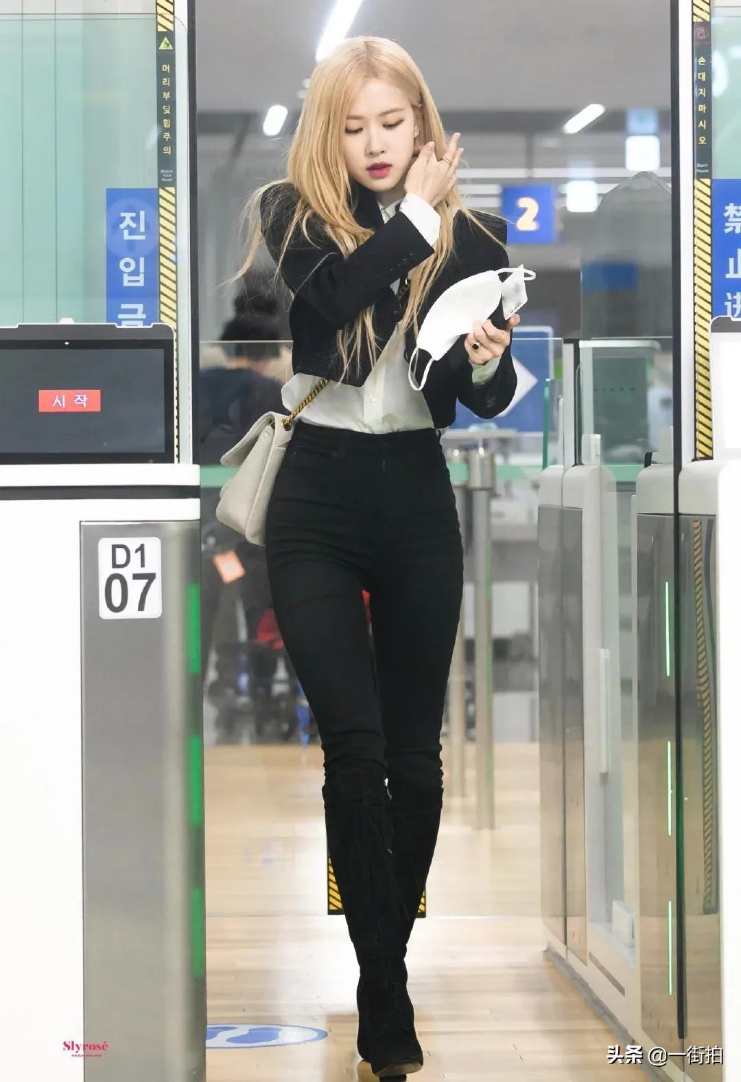 朴彩英蓝色法式长裙,朴彩英粉色玫瑰裙子