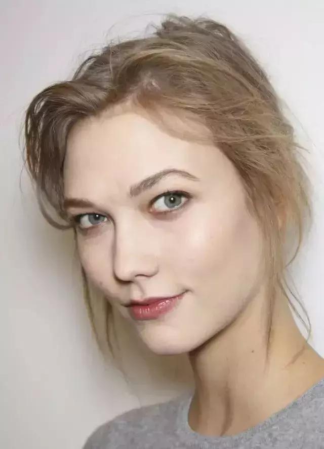 今年最火的10种显白发色谁染谁美,今年最火的3种显白发色