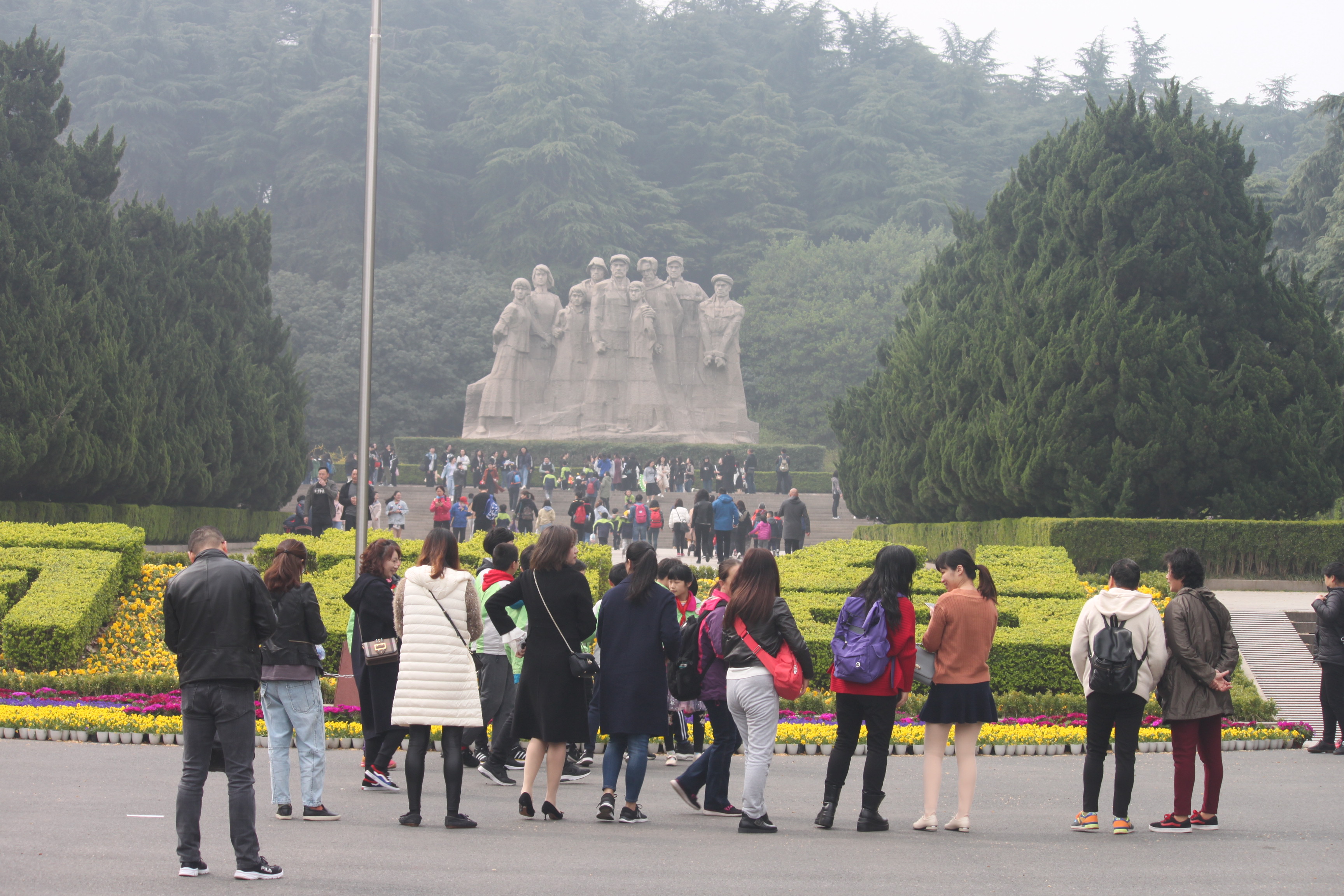 雨花台烈士陵园24只花圈意义,雨花台烈士纪念碑凭吊仪式