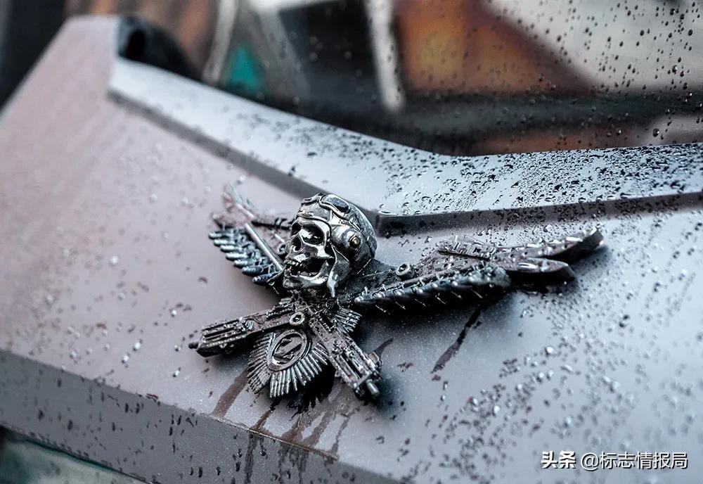 骷髅轰炸机!这应该是世界上最「硬核」的车标了