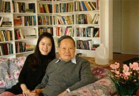 翁帆的父母怎么和杨振宁相处,翁云光和杨振宁孙女现在怎么样了