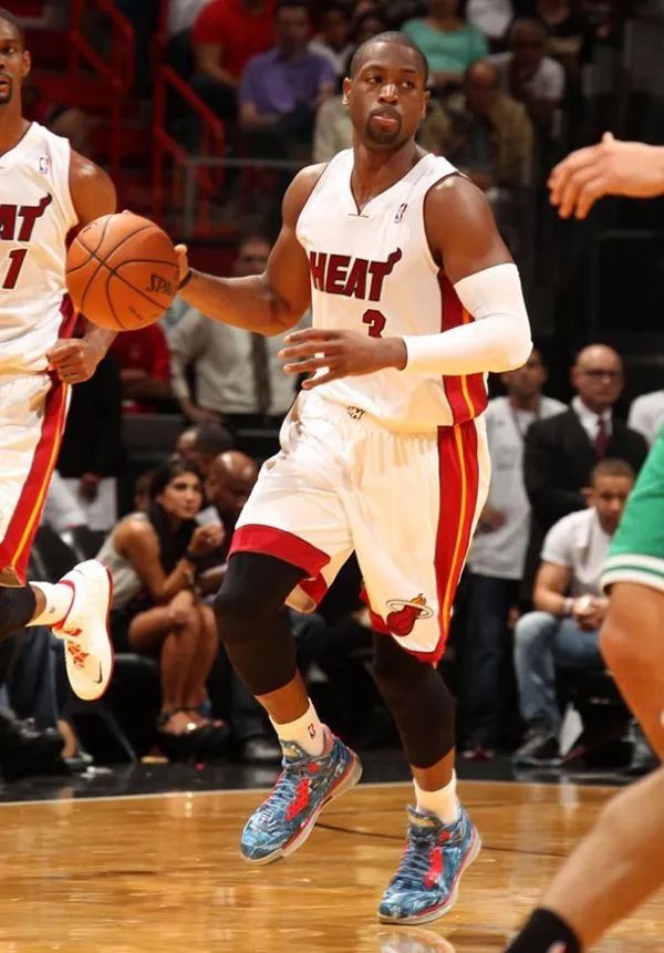 韦德在球场穿的球鞋,韦德上脚球鞋合集