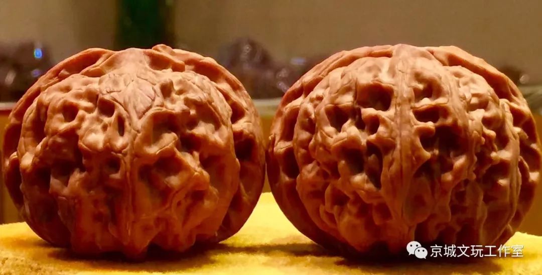 文玩核桃都是哪个地方的,你知道核桃原本是什么样的吗