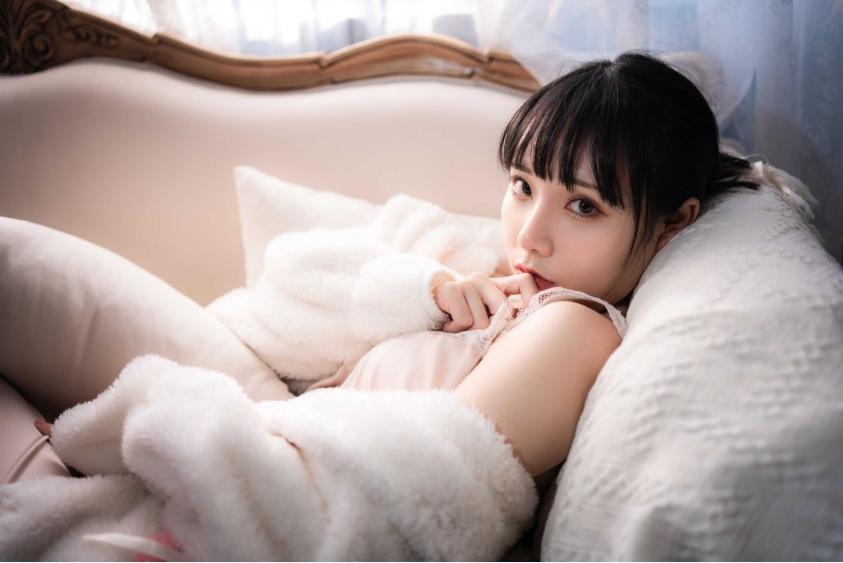 腾龙35-150mmf22.8,佳能351.4和501.2哪个好