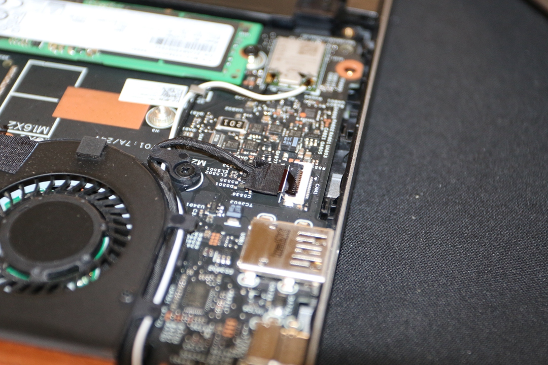 小米手机摔了一下不能开机怎么办,小米11摔了一下就开不开机了