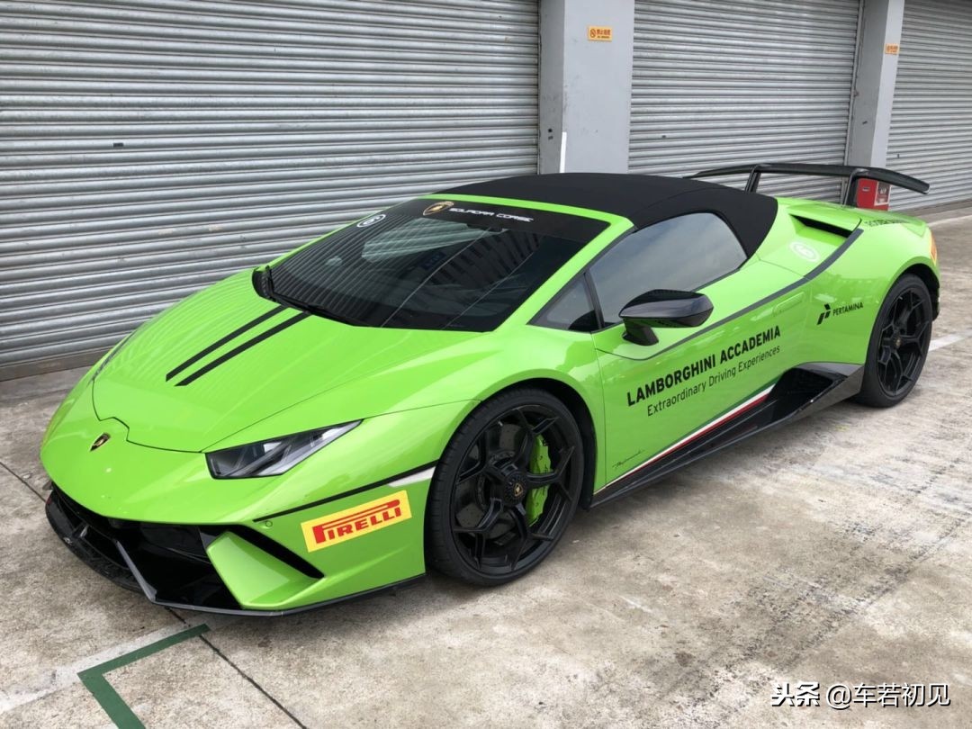 讲述放牛娃与蛮牛的完美邂逅，赛道试驾*博兰**基尼全系