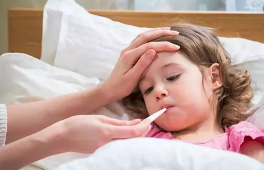 宝宝耳后长“黄豆”，不会有啥大问题吧？奶叔教宝妈该如何处理