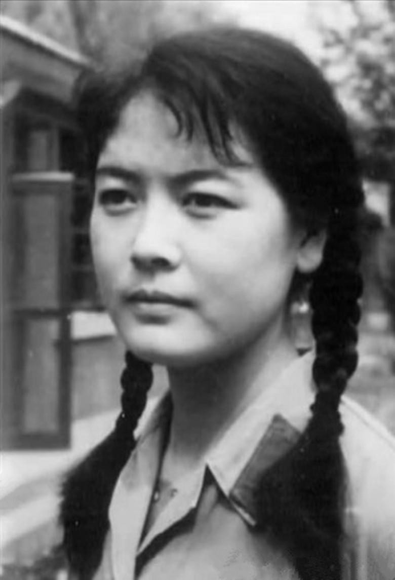 杨雅琴苦菜花图片,杨雅琴悲剧人生