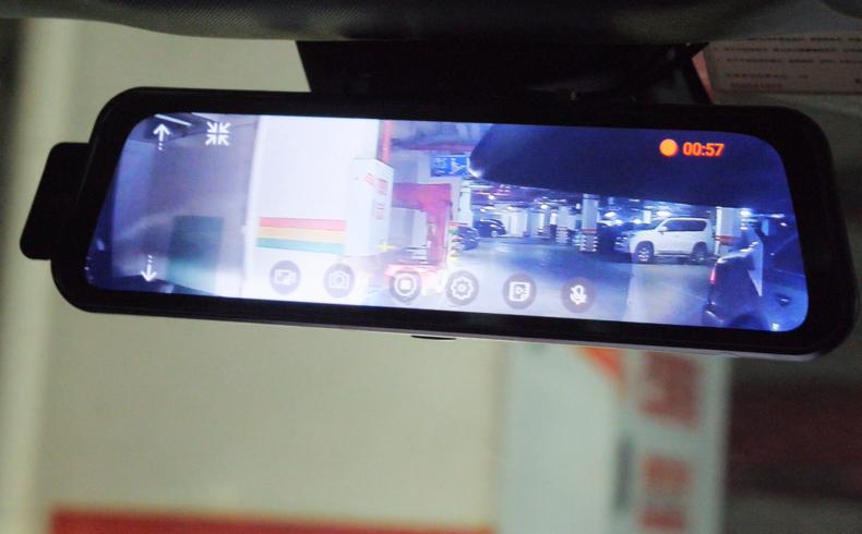 任我游智能行车记录仪红键,任我游隐藏式行车记录仪测评