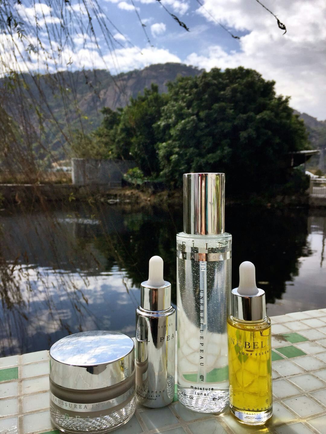 混合油皮适合护肤精华,混油皮保湿护肤方法