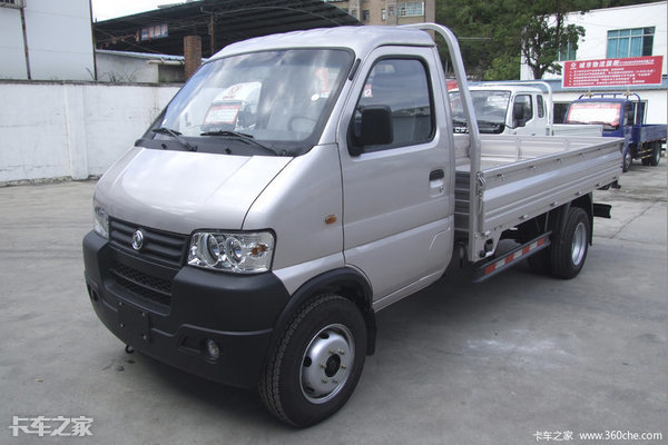 福田小货郎皮卡,福田小货郎皮卡和长安神骐f30对比