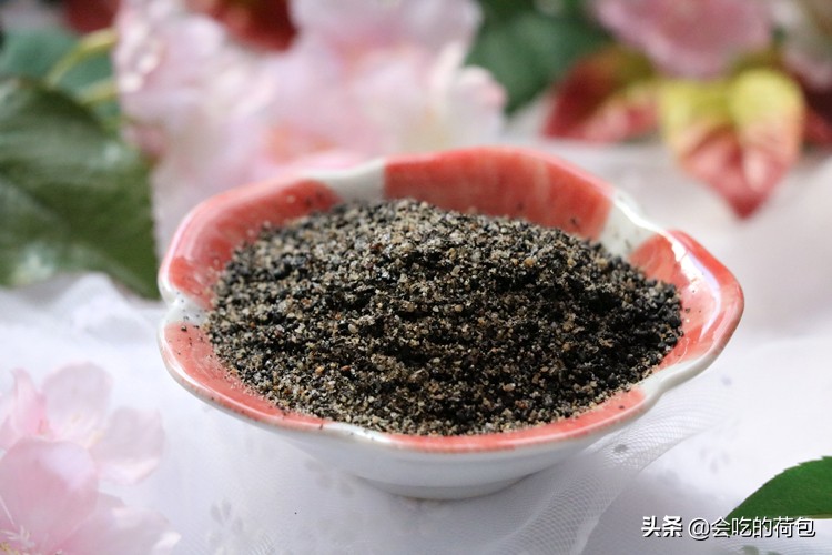 教你黑芝麻养生又简单的吃法,黑芝麻怎么做芝麻丸简单