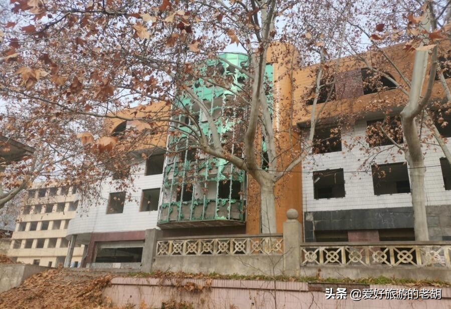 曾经上万人的繁华工厂,曾经一万多人的工业园区