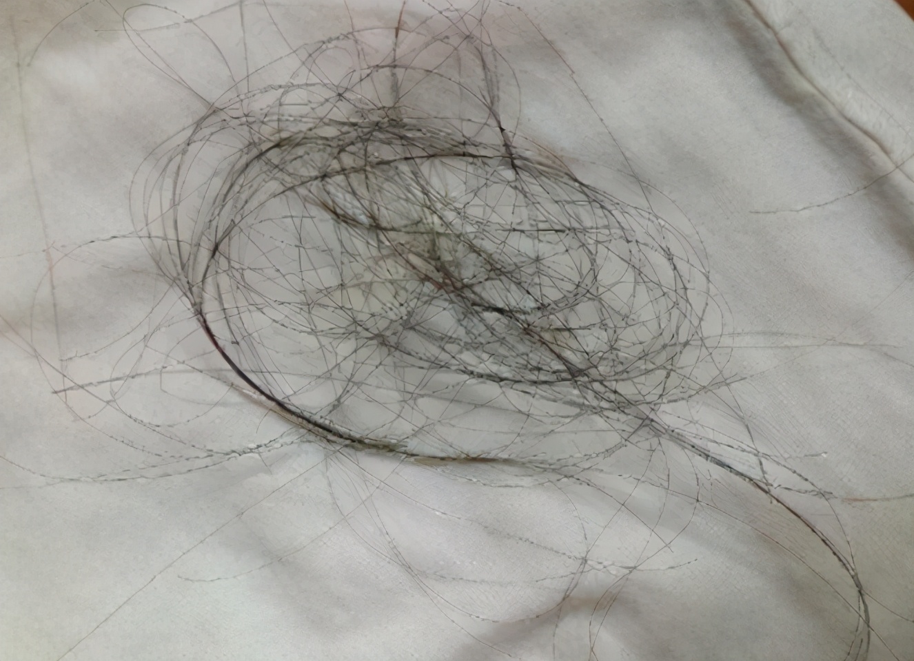 每天扫地都有许多毛毛怎么办,地面打扫小窍门