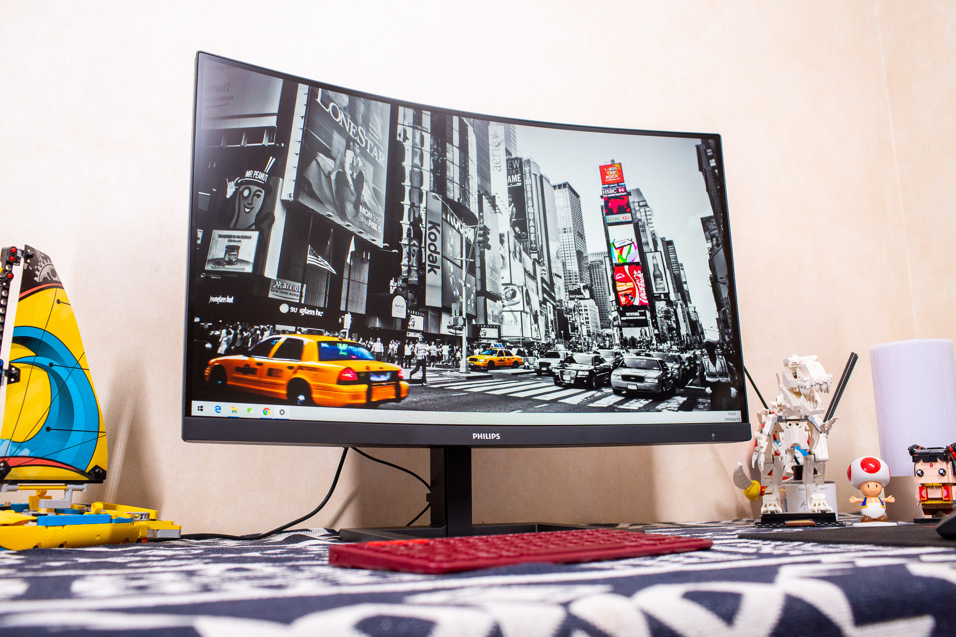 飞利浦275m7c曲面显示器测评,2千左右飞利浦2k显示器推荐