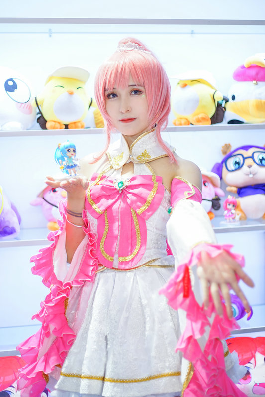 漫展一群coser狐狸,漫展100个coser比心