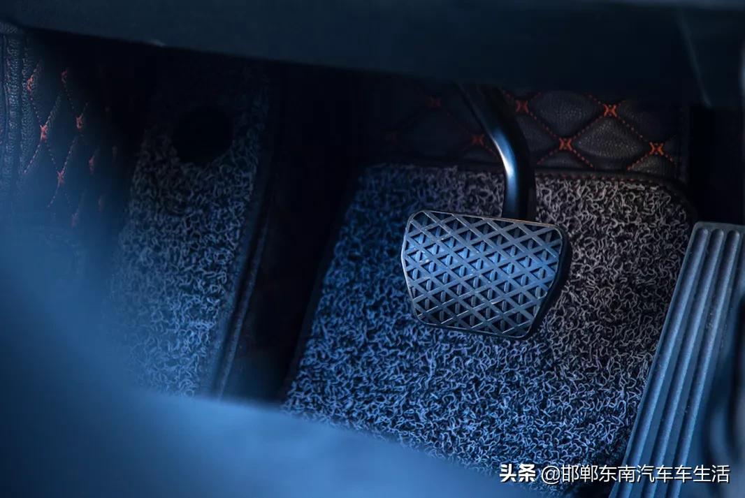 及时刹车的正确方法,及时刹车避免失控