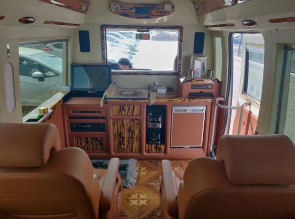 丰田考斯特7座商务房车驾驶室,丰田考斯特5.99米房车价格