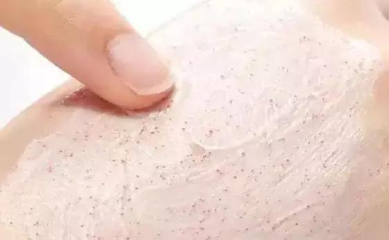 王鸥推荐的精华水,欧阳娜娜推荐的乳霜