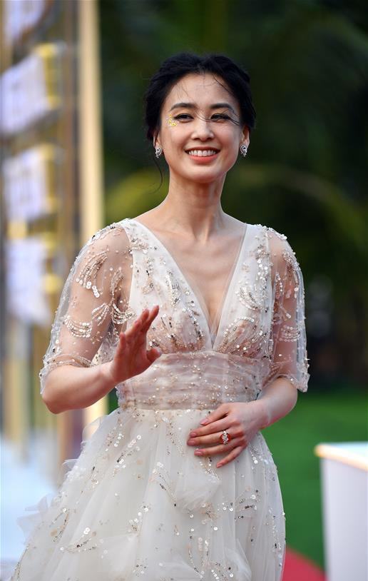 同是“后天”亿万富婆,你娶芙蓉姐姐,还是黄圣依?