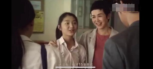 火箭少女101紫宁李紫婷唱歌,火箭少女101成员李紫婷戴手套