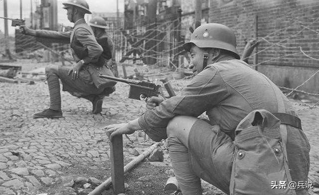 对越战争头盔,对越自卫反击头盔被打穿