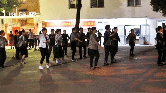 不到人民体育场,你不会知道厦门的秋夜有多野